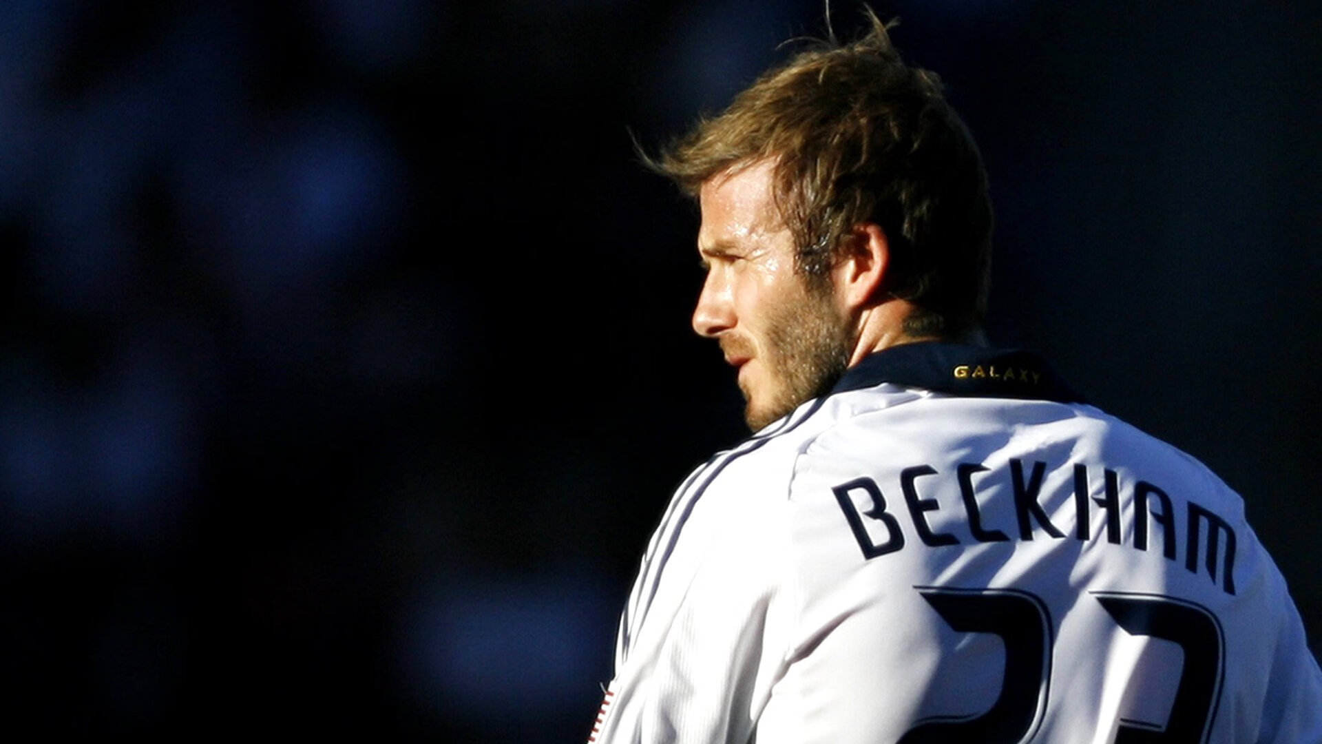 2021年季后赛,库里的每一场远投都成为比赛的“焦点”,数场比赛投中五个以上三分球