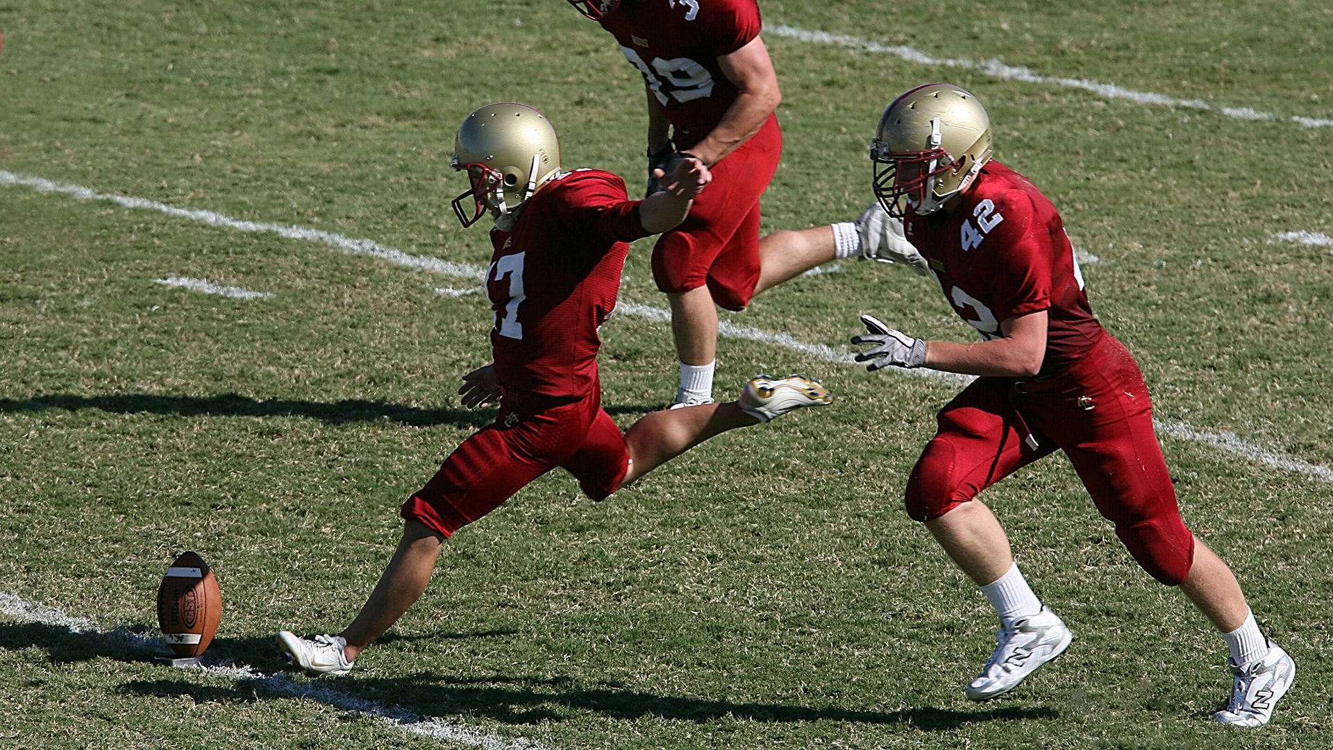 2021年季后赛:库里连续投出关键三分,带领勇士逆风翻盘,库里季后赛得分