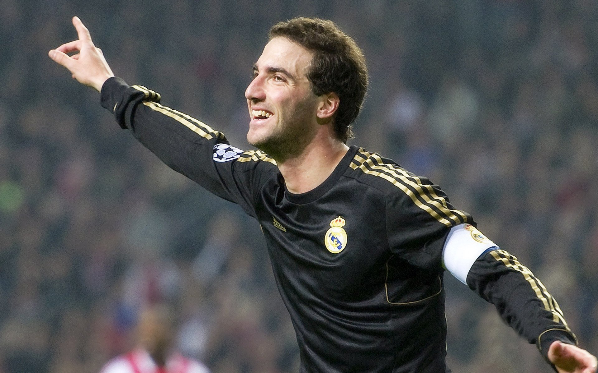 仰泳冲刺吉尔吉斯斯坦选手状态稳定,人生贵相如何必金与钱